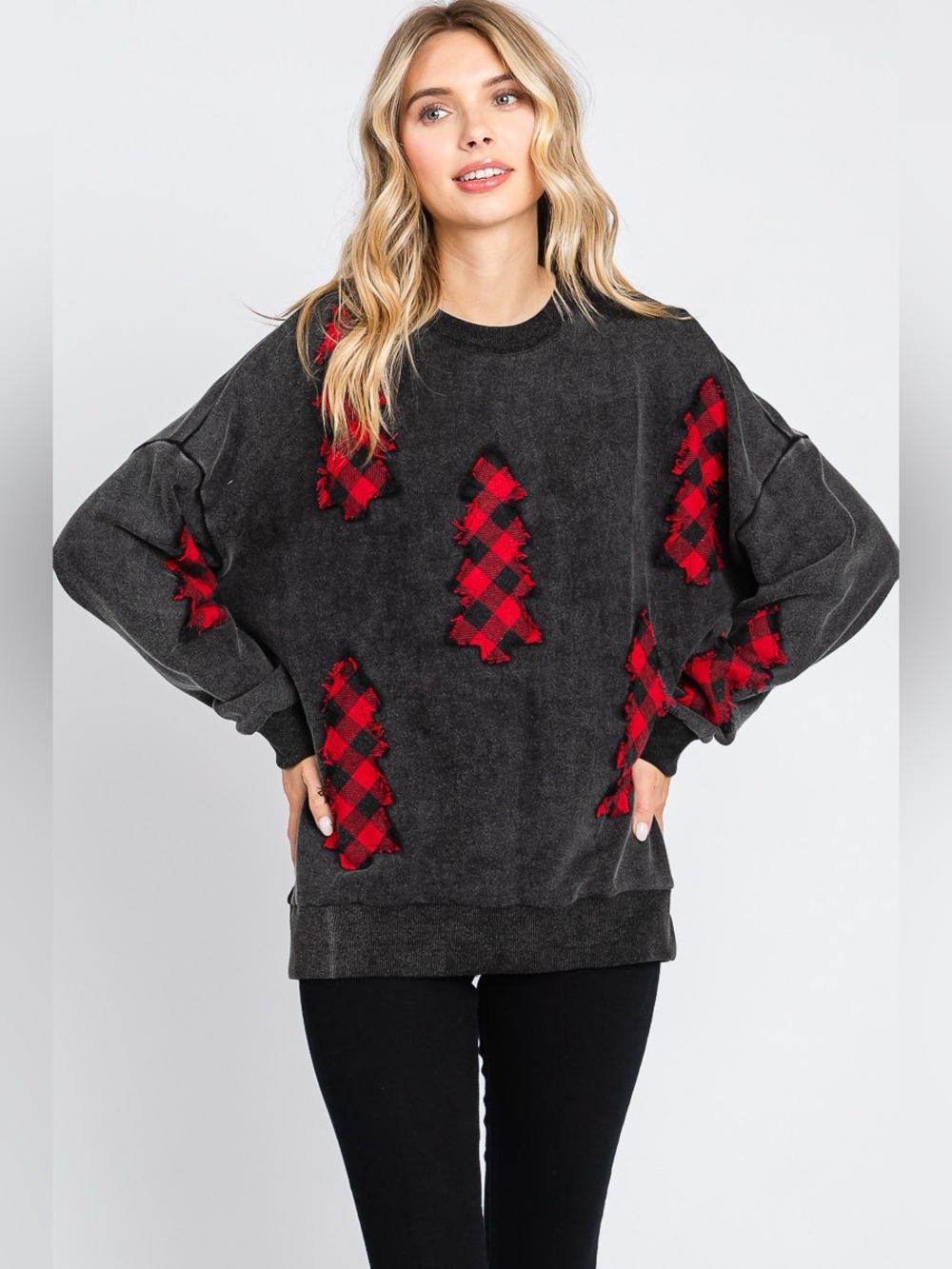 Oddi PLUS Washed Black Washed Christmas Tree Patch Sweatshirts